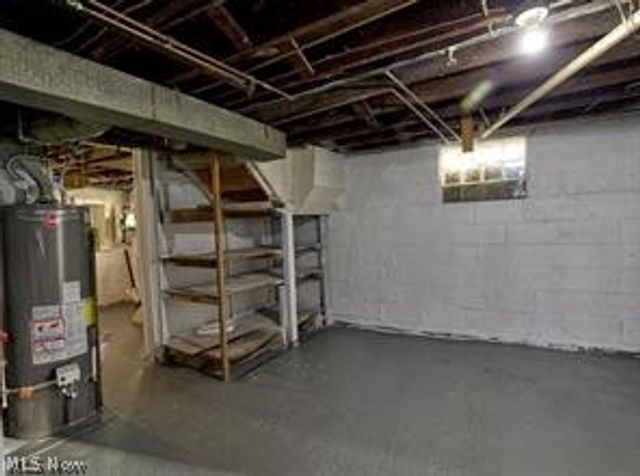 1417 Harrisburg Road NE, Canton, OH 44705