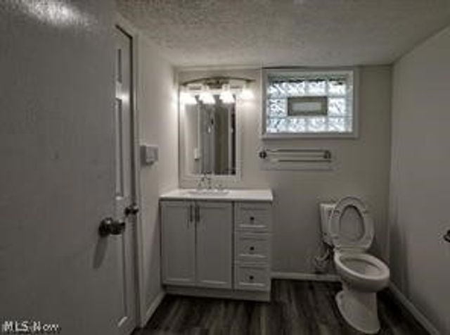 1417 Harrisburg Road NE, Canton, OH 44705