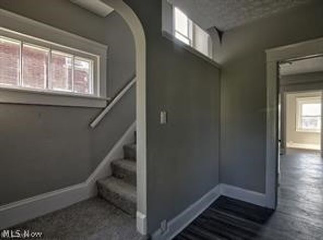 1417 Harrisburg Road NE, Canton, OH 44705