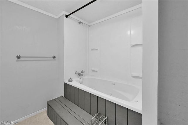 1417 Harrisburg Road NE, Canton, OH 44705