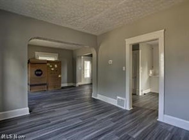 1417 Harrisburg Road NE, Canton, OH 44705