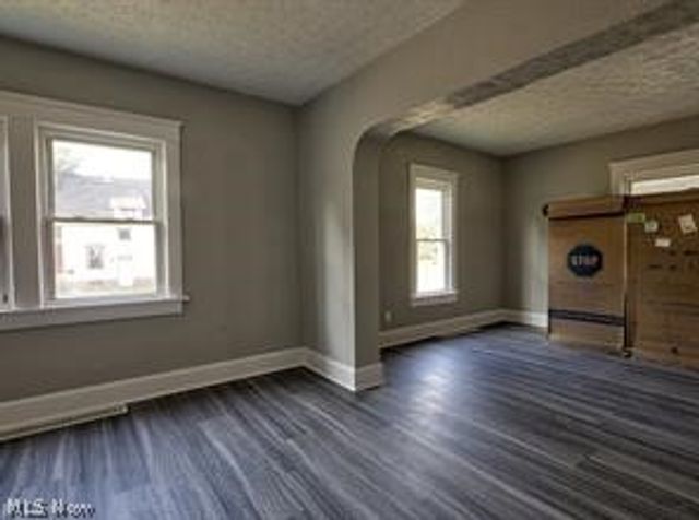 1417 Harrisburg Road NE, Canton, OH 44705