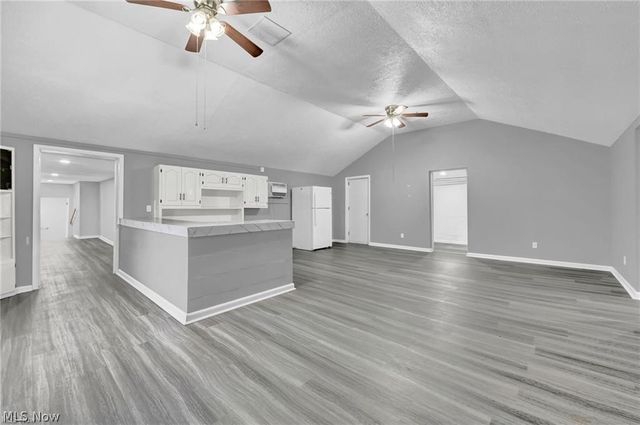 1417 Harrisburg Road NE, Canton, OH 44705
