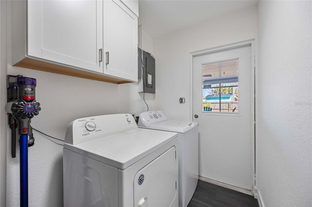 1824 RHOADES TERRACE, Sarasota, FL 34234