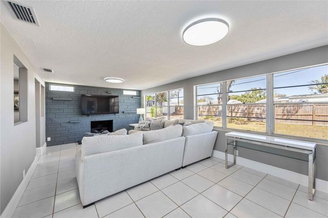 1824 RHOADES TERRACE, Sarasota, FL 34234