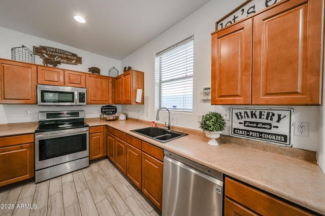 3227 W APOLLO Road, Phoenix, AZ 85041