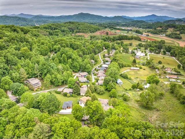 47 Winghaven Heights, Waynesville, NC 28786
