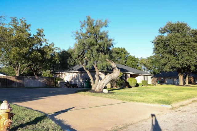 1300 Hillcrest Street, Coleman, TX 76834