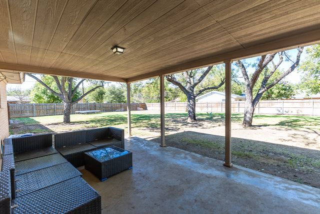 1300 Hillcrest Street, Coleman, TX 76834