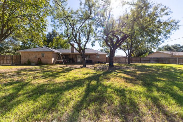 1300 Hillcrest Street, Coleman, TX 76834