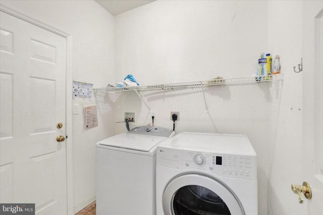 460 CHANNELL RD, New Park, PA 17352