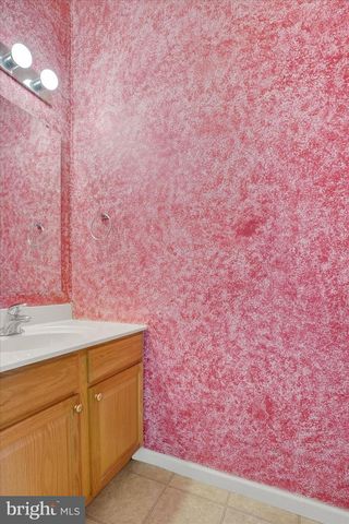 460 CHANNELL RD, New Park, PA 17352