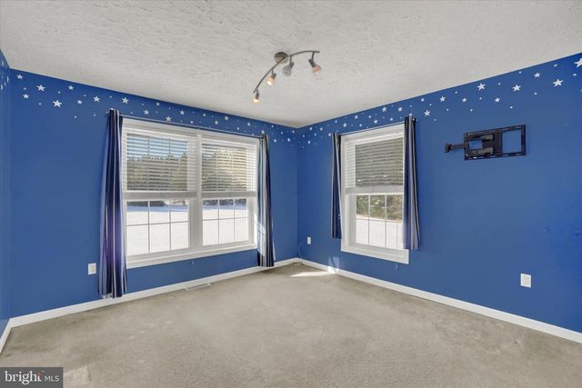 460 CHANNELL RD, New Park, PA 17352