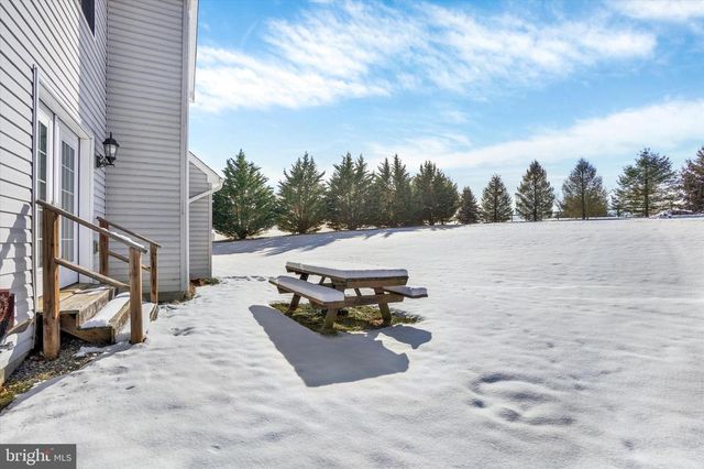 460 CHANNELL RD, New Park, PA 17352