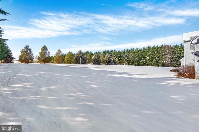 460 CHANNELL RD, New Park, PA 17352