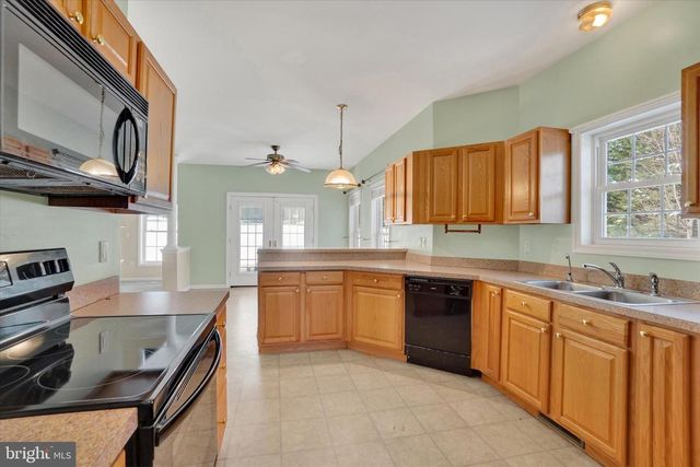 460 CHANNELL RD, New Park, PA 17352