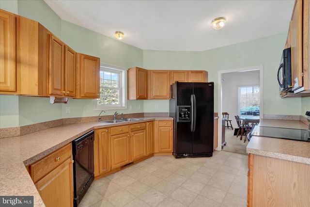 460 CHANNELL RD, New Park, PA 17352