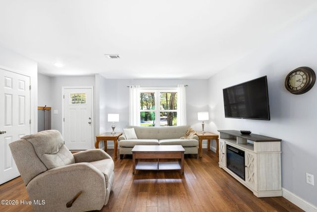 208 Yaupon Drive, Southport, NC 28461