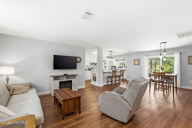 208 Yaupon Drive, Southport, NC 28461