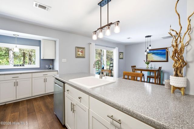 208 Yaupon Drive, Southport, NC 28461