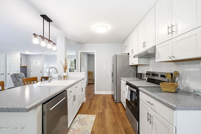 208 Yaupon Drive, Southport, NC 28461