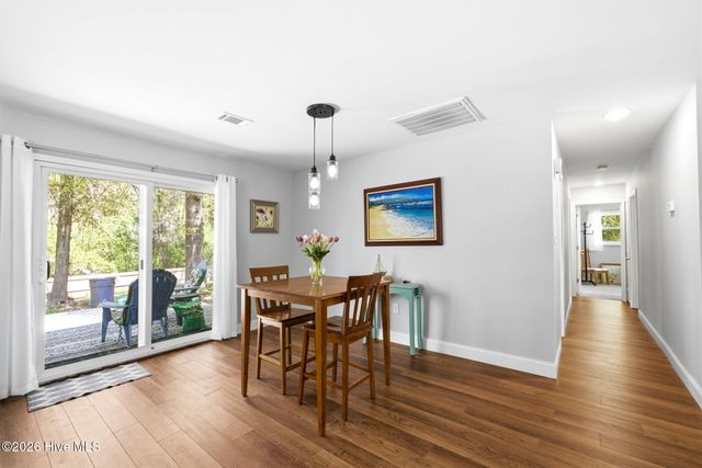 208 Yaupon Drive, Southport, NC 28461