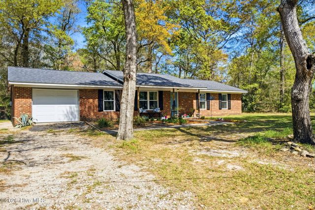 208 Yaupon Drive, Southport, NC 28461