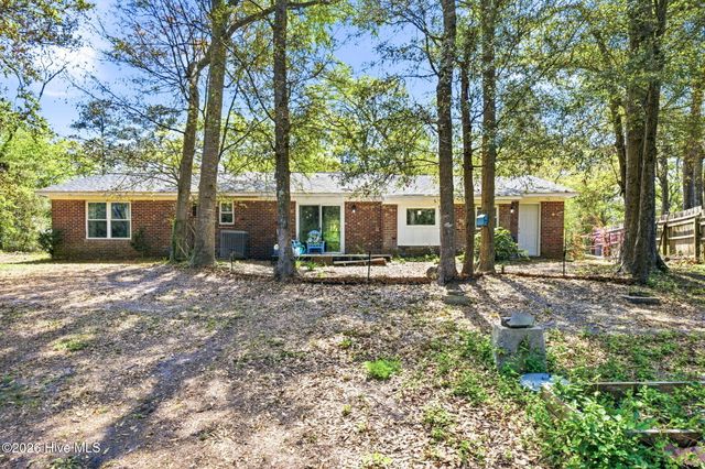 208 Yaupon Drive, Southport, NC 28461