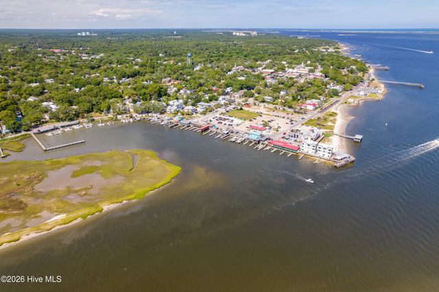 208 Yaupon Drive, Southport, NC 28461