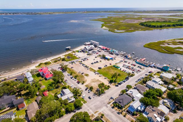 208 Yaupon Drive, Southport, NC 28461