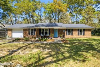 208 Yaupon Drive, Southport, NC 28461