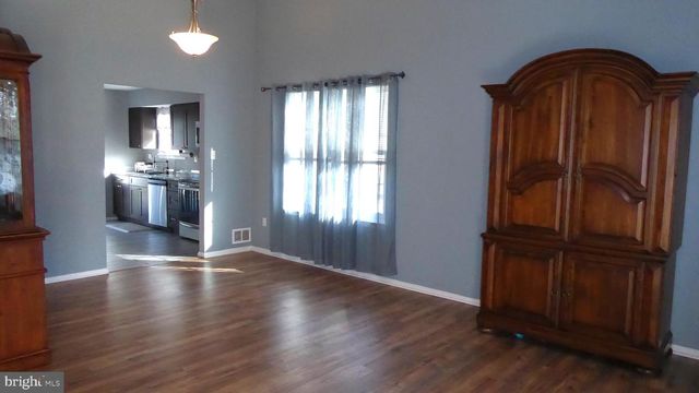 4 HAMILTON CT, Berlin, NJ 08009