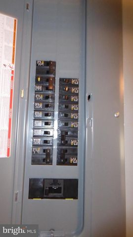 4 HAMILTON CT, Berlin, NJ 08009