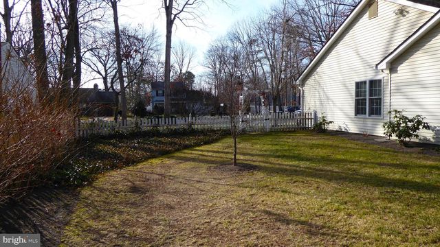 4 HAMILTON CT, Berlin, NJ 08009