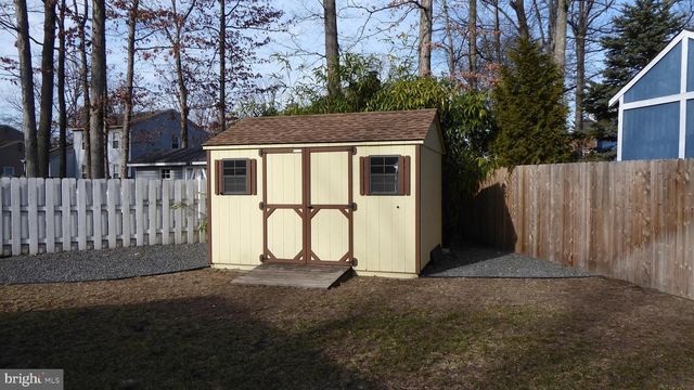 4 HAMILTON CT, Berlin, NJ 08009