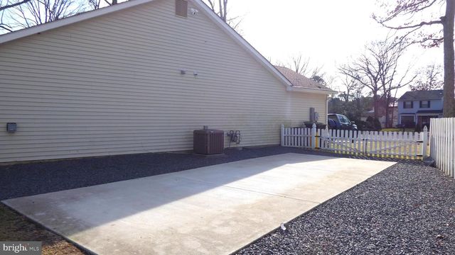 4 HAMILTON CT, Berlin, NJ 08009