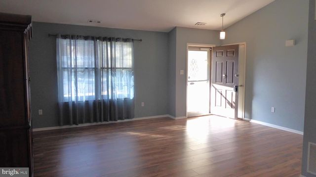 4 HAMILTON CT, Berlin, NJ 08009