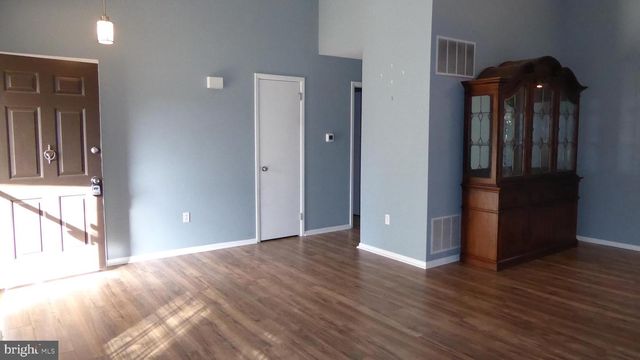 4 HAMILTON CT, Berlin, NJ 08009