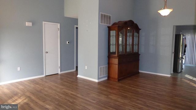 4 HAMILTON CT, Berlin, NJ 08009