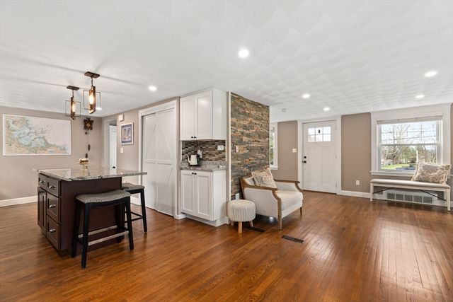 615 Neponset St, Norwood, MA 02062