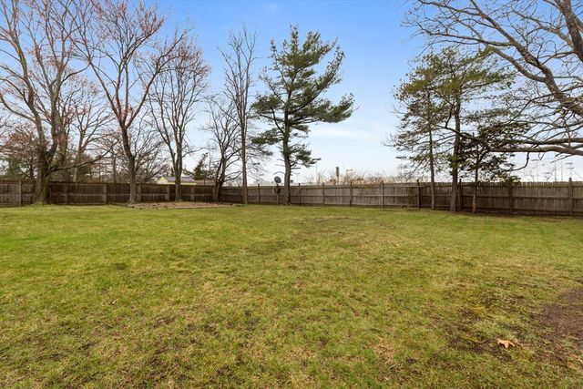 615 Neponset St, Norwood, MA 02062