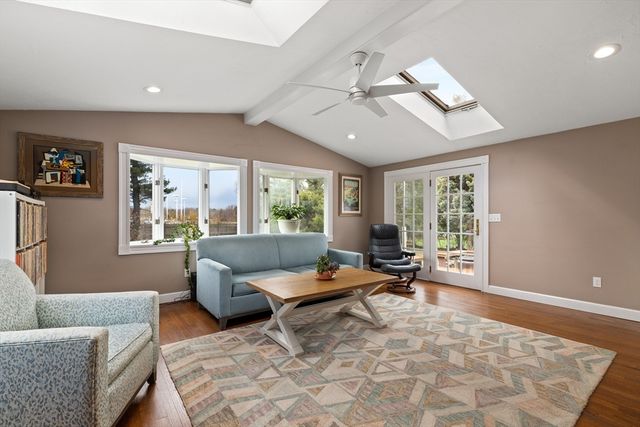 615 Neponset St, Norwood, MA 02062