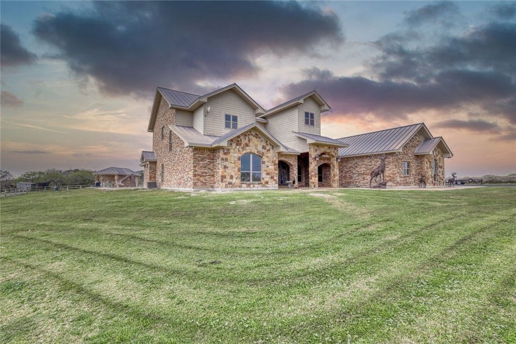 1901 Glenoak Dr, Corpus Christi, TX 78418 — photo 3