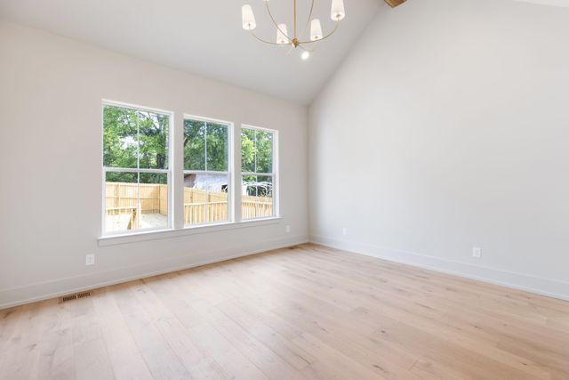 644A W Green Ln A, Nashville, TN 37207