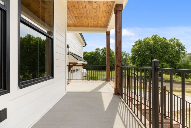 644A W Green Ln A, Nashville, TN 37207