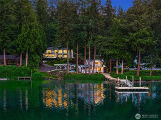 11710 Arrow Point Drive NE, Bainbridge Island, WA 98110