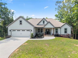 35 Chimney Lane, Cleveland, GA 30528