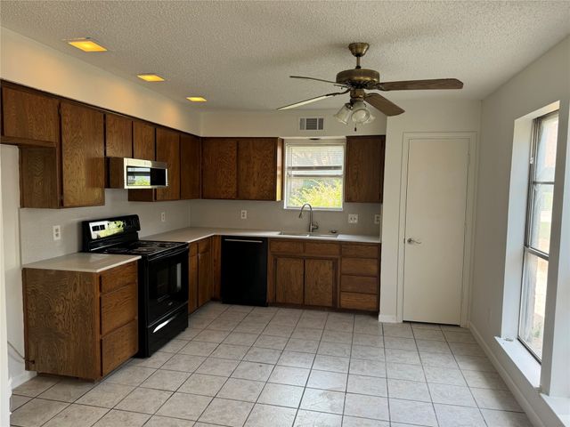2119 Stone Moss Lane, Grapevine, TX 76051