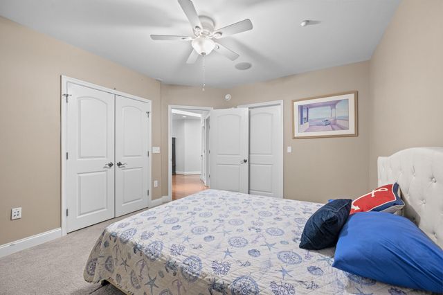 100 Bridgewater Pointe Pl Unit 102, Moneta, VA 24121