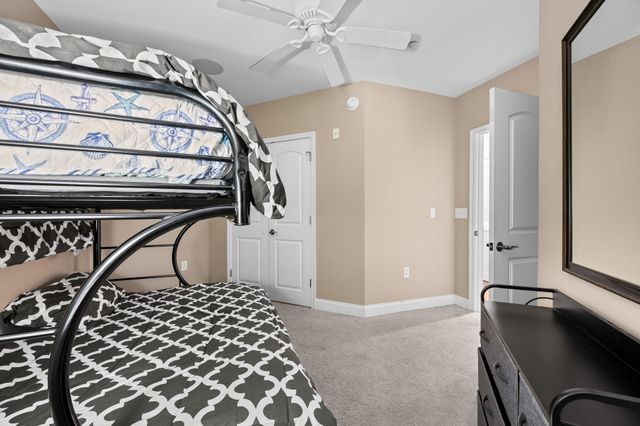 100 Bridgewater Pointe Pl Unit 102, Moneta, VA 24121